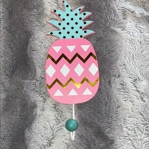 Pineapple wall decor